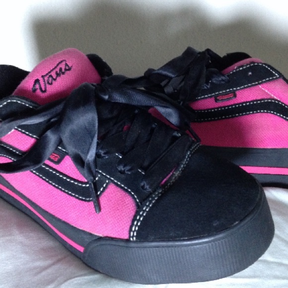 pink n black vans